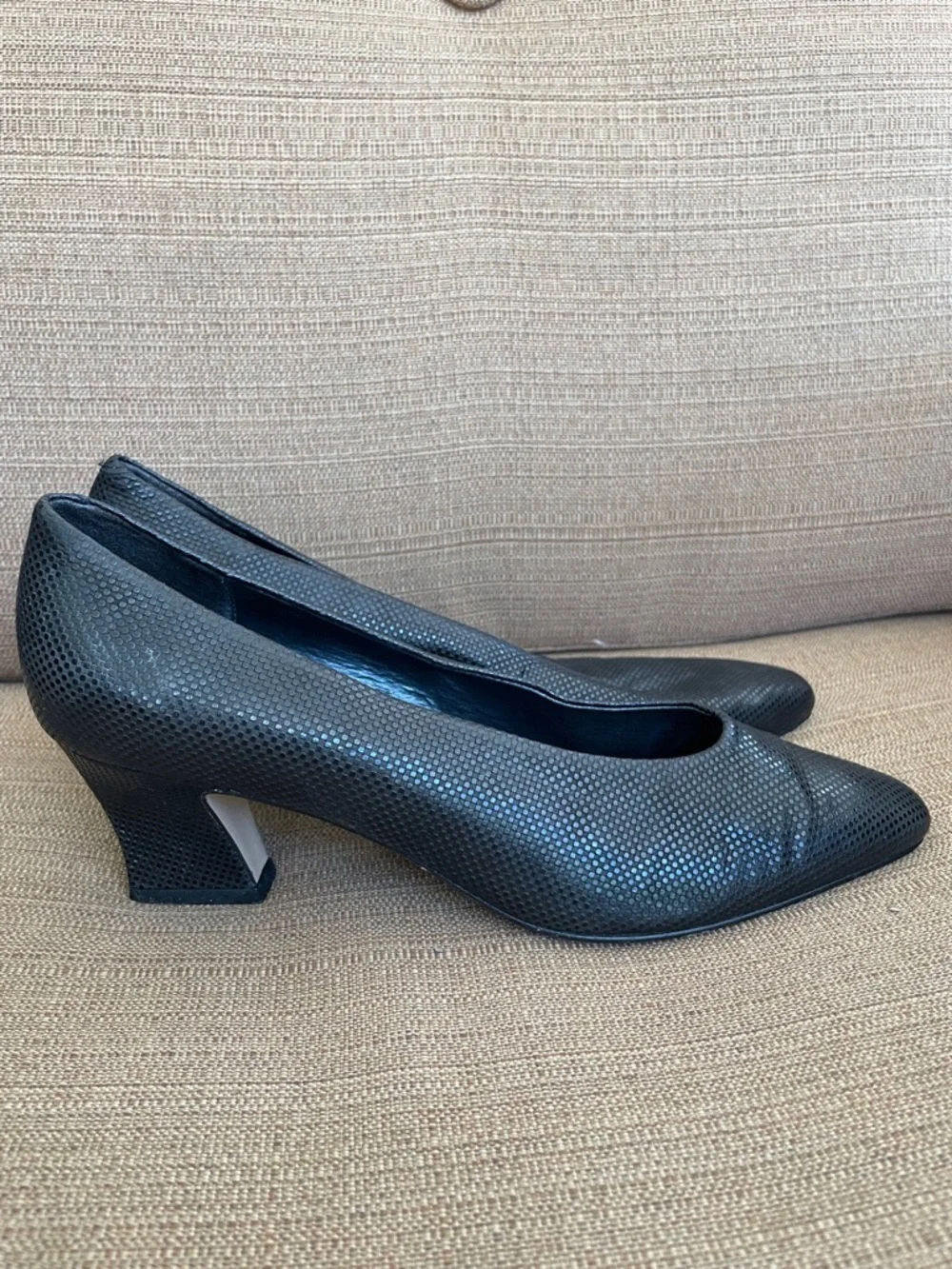 Sesto Meucci Black Textured Mid Heel Pumps